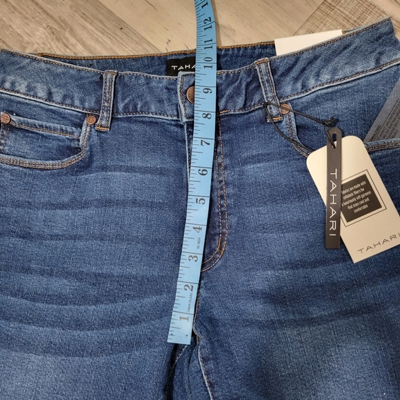 NWT Tahari Classic Skinny Kelly Jeans (size 10 / 30) - Picture 5 of 14